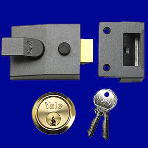 YALE 91 Modern Nightlatch | NEXT DAY | DeskKeys.Biz