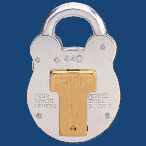 SQUIRE 440 Old-English Padlock | NEXT DAY | DeskKeys.Biz